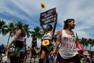 Pela vida das mulheres: atos do 8 de março ocupam ruas pelo Brasil