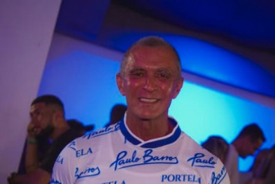 Paulo Barros é ovacionado em evento da Portela: 'Propósito é trazer o campeonato'