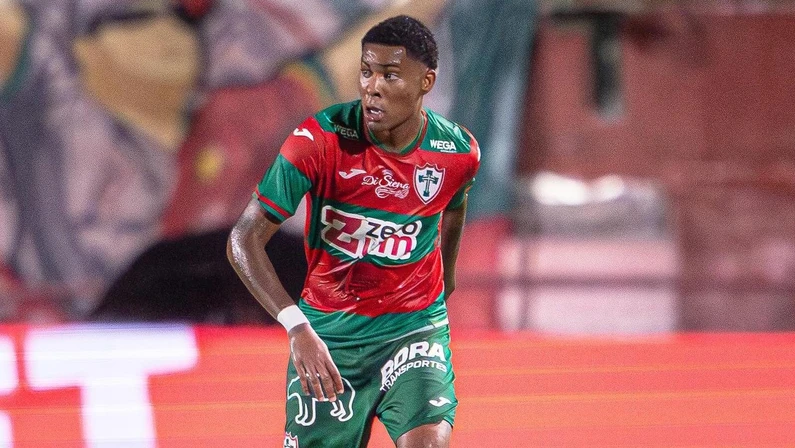 Botafogo monitora lateral-esquerdo da Portuguesa-SP e avalia investida