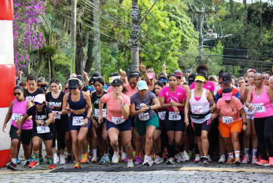 Corrida reúne centenas de participantes no Centro em celebração ao Dia Internacional da Mulher