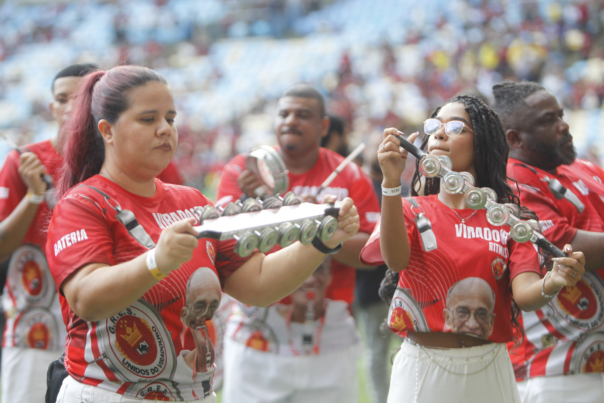 Viradouro levou cerca de 50 ritmistas para o Maracan&atilde; - Reginaldo Pimenta / Ag&ecirc;ncia O Dia