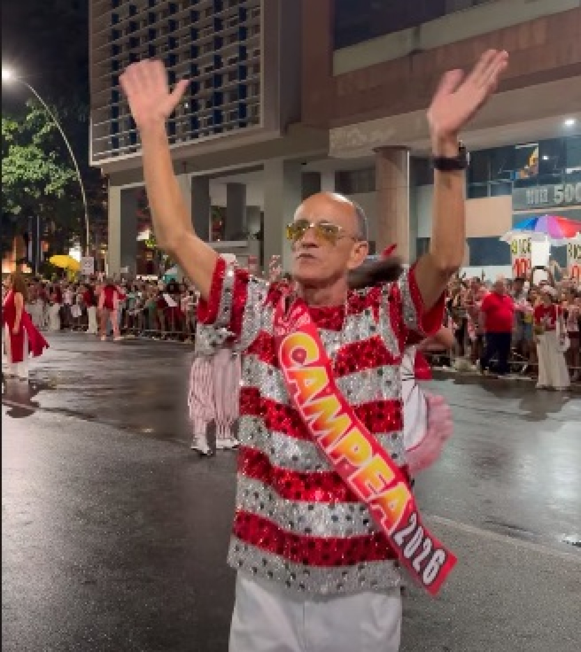 Mestre Ciça no desfile da vitória da Viradouro - Reprodução de vídeo