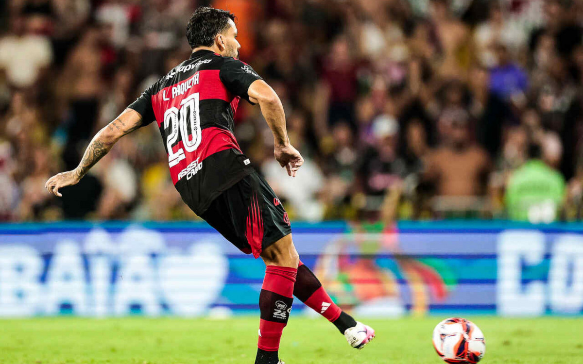 Paquet&aacute; celebra t&iacute;tulo em volta ao Flamengo: “Especial”
