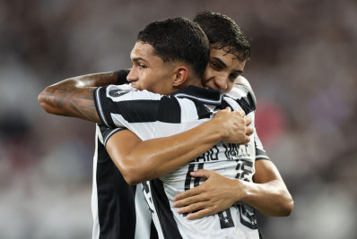 Botafogo vive expectativa por retorno de jogadores contra o Flamengo