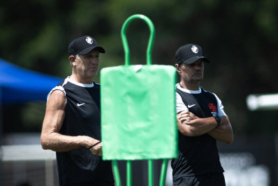 Vasco tem semana de definições e se prepara para estreia de Renato Gaúcho