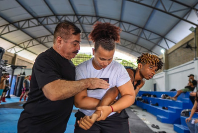 A Casa da Luta Nilopolitana oferece aulas de autodefesa pessoal para mulheres