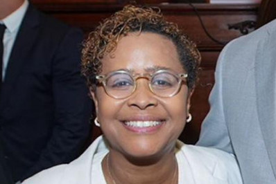 Câmara de Niterói entrega Medalha Marielle Franco à deputada Verônica Lima