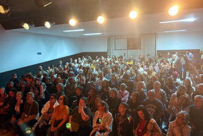 Teatro Municipal de Saquarema recebe peça de teatro 'Minha Mãe é um Espírito' neste sábado