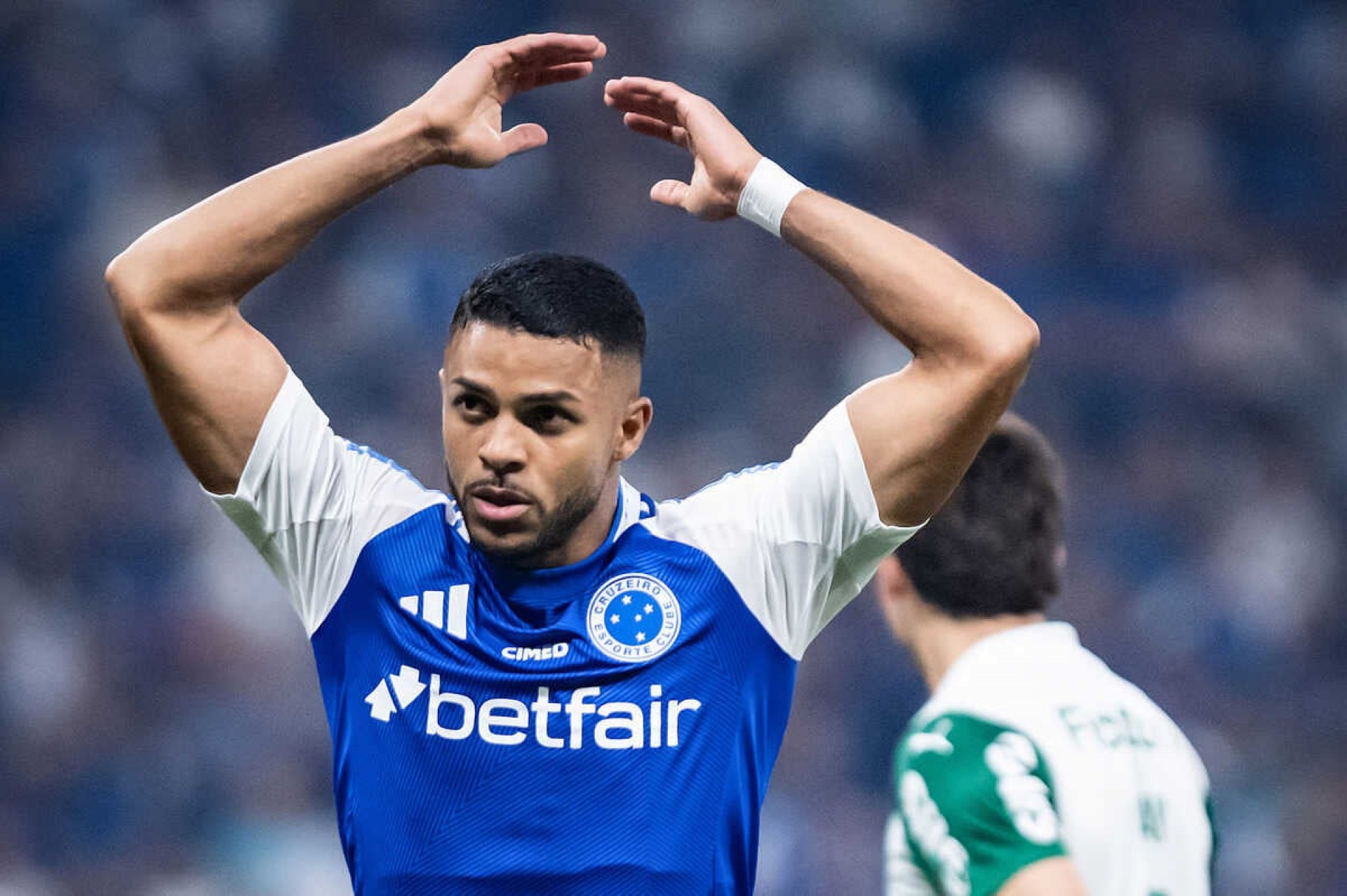 Internacional atrasa parcelas por volante gan&ecirc;s e enfrenta novo problema financeiro