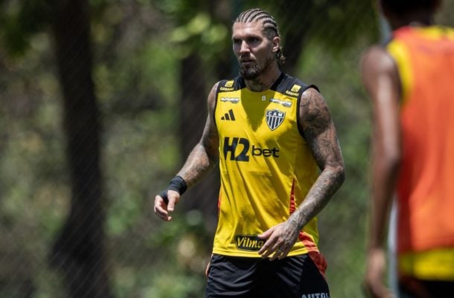Ex-jogador detona Lyanco ap&oacute;s briga em Cruzeiro x Atl&eacute;tico-MG: “Inflama muito”