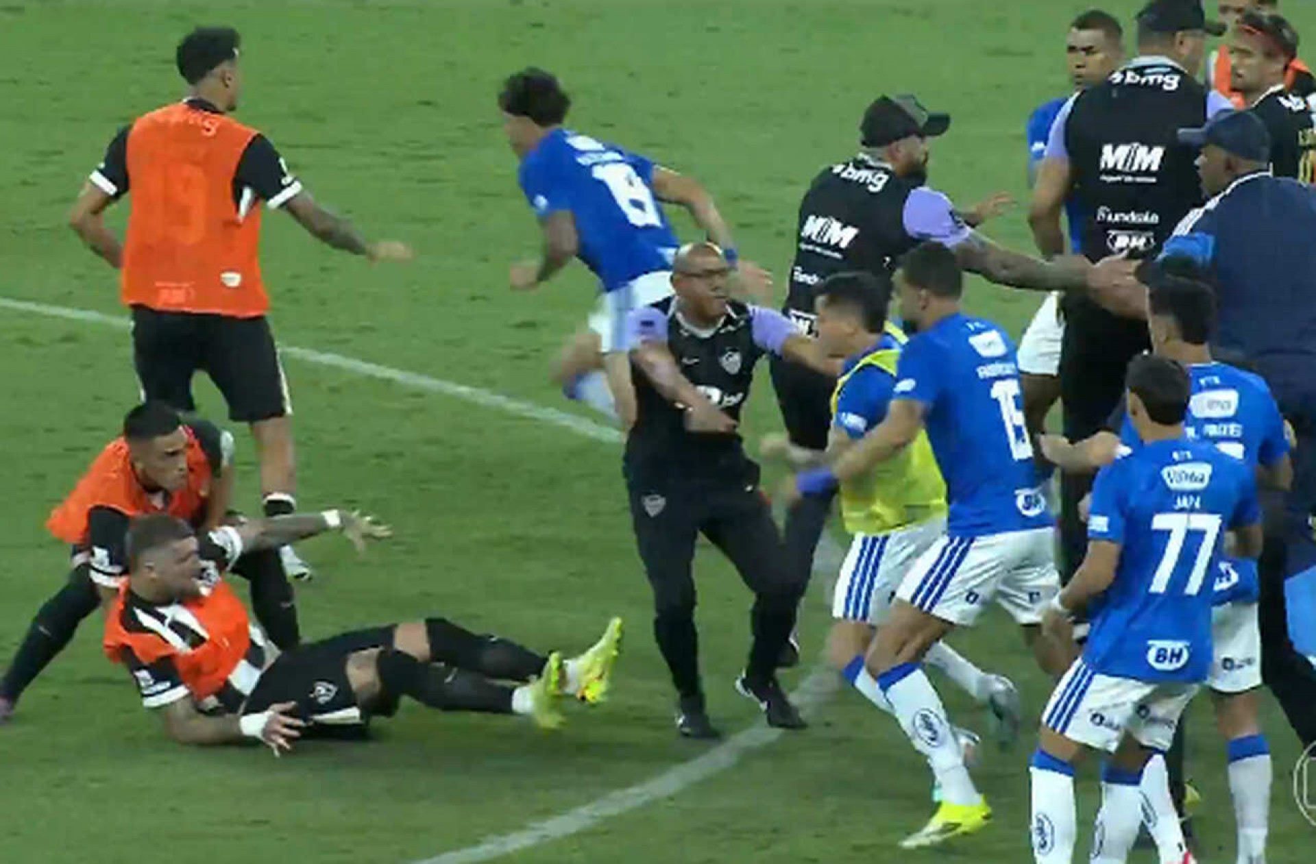 STJD analisa imagens da confus&atilde;o na final do Campeonato Mineiro