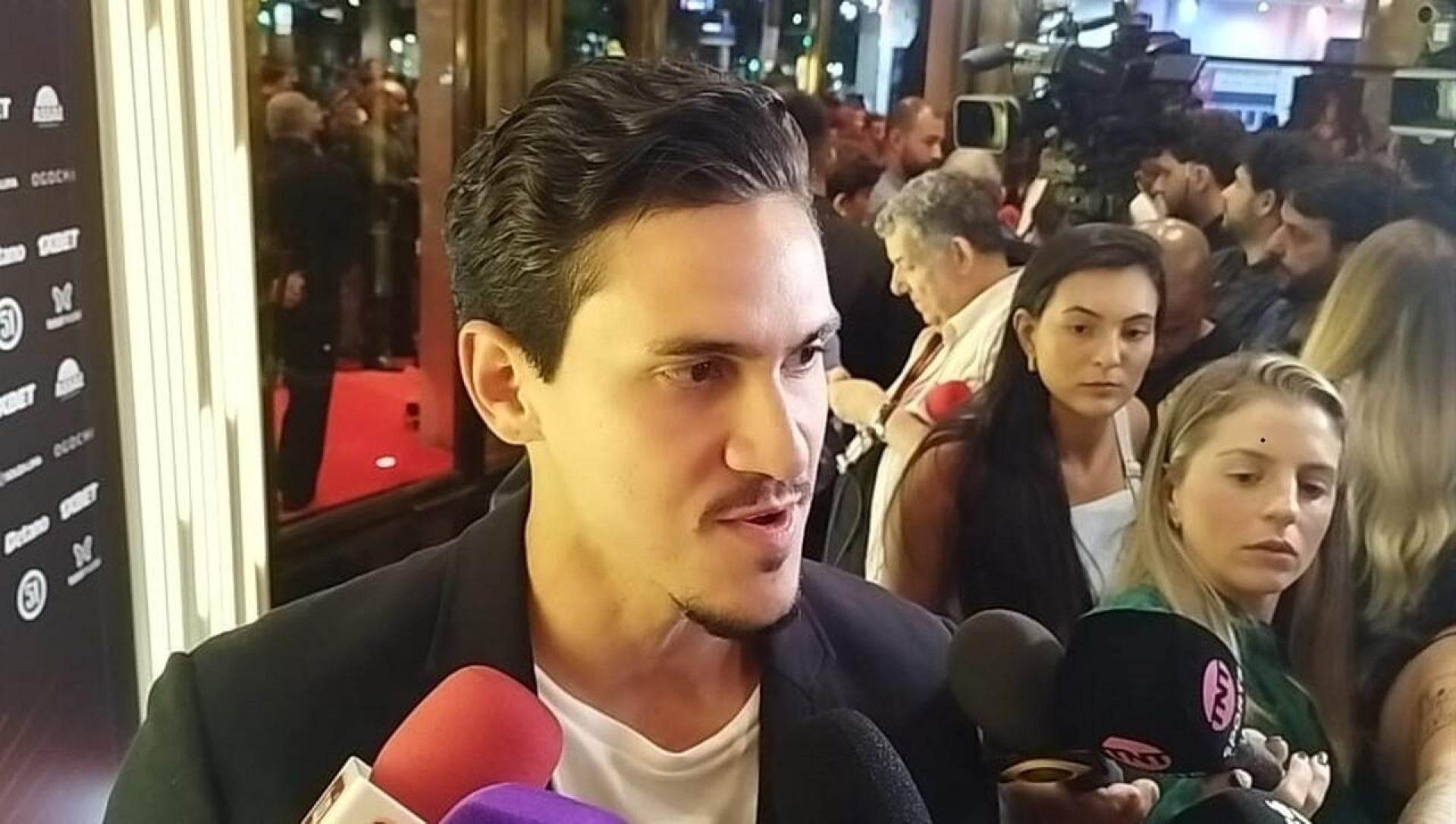 Pedro dedica t&iacute;tulo carioca do Flamengo a Filipe Lu&iacute;s: “Faz parte disso”