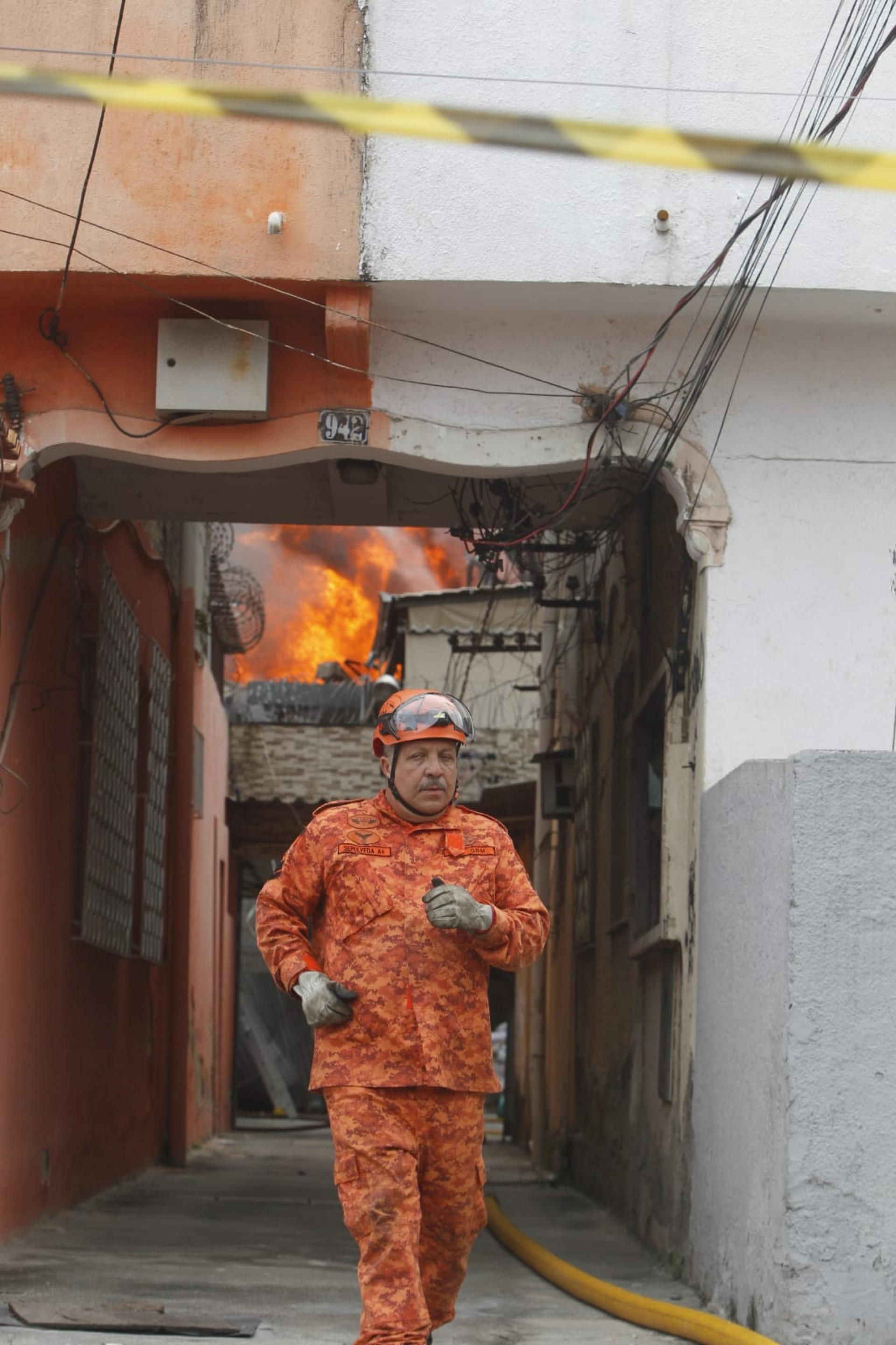 Bombeiros foram acionados por volta das 6h50 - Reginaldo Pimenta / Agência O Dia