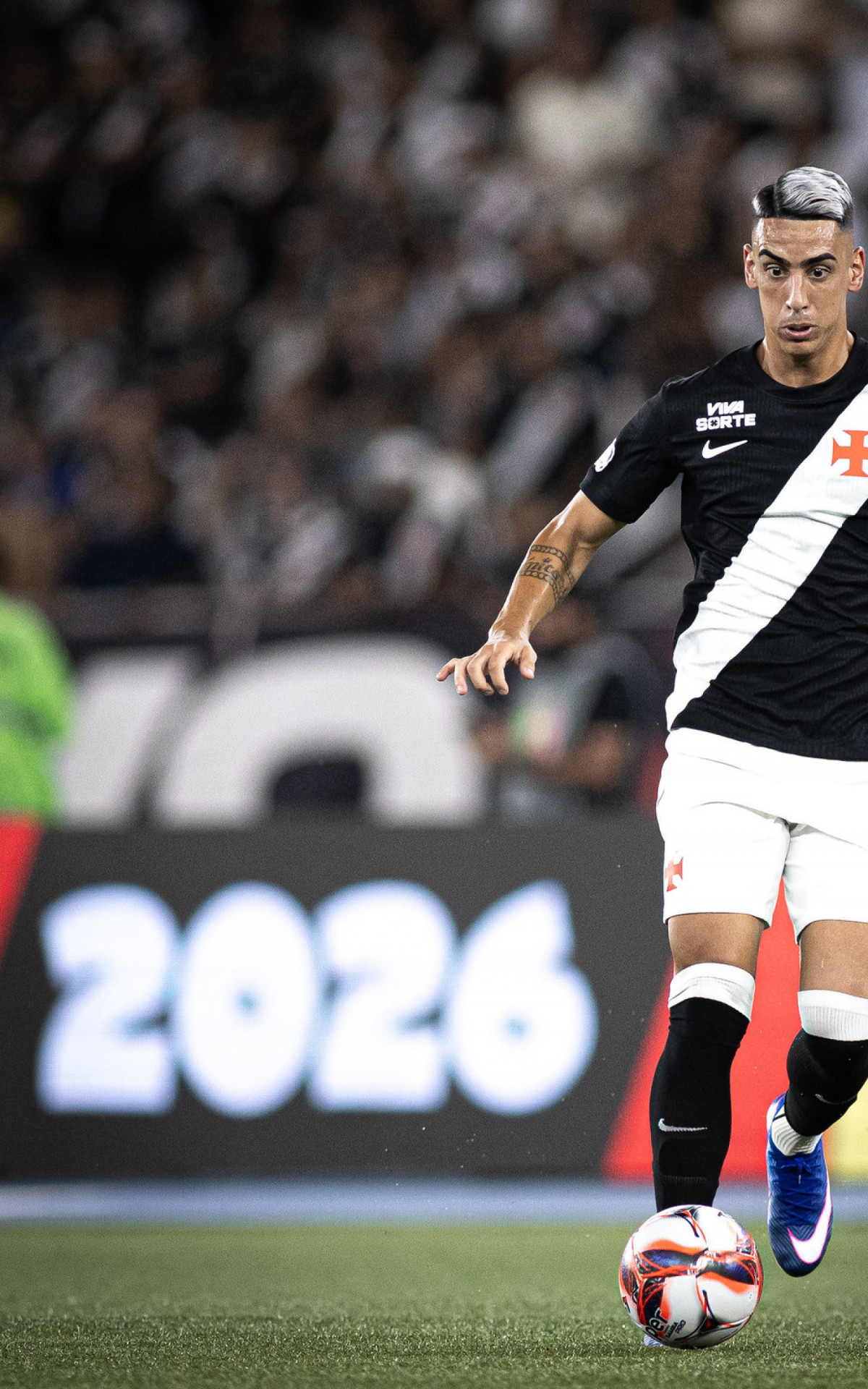 Puma Rodr&iacute;guez em jogo contra o Fluminense, no est&aacute;dio Nilton Santos - Matheus Lima / Vasco