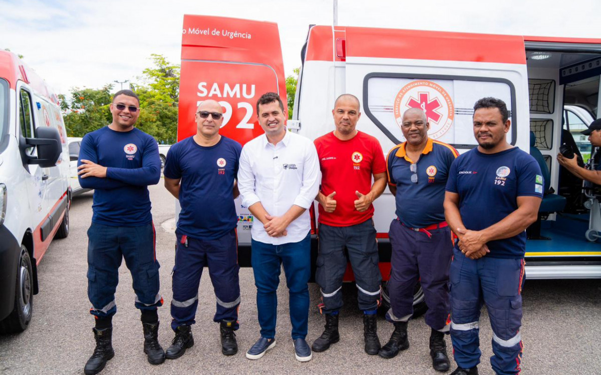 Prefeitura de Duque de Caxias entrega 25 novas ambul&acirc;ncias - Divulga&ccedil;&atilde;o