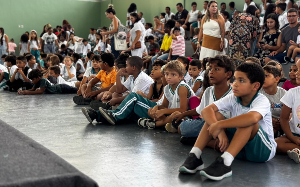 Prefeitura de Saquarema iniciou a entrega de cerca de 20 mil Sacolas Literárias
