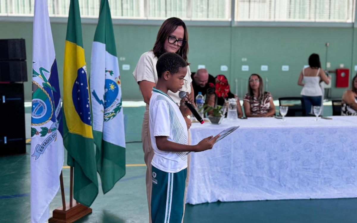 Prefeitura de Saquarema iniciou a entrega de cerca de 20 mil Sacolas Literárias
