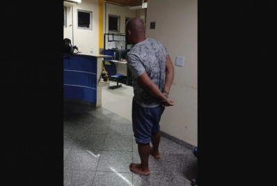 Homem invade velório com faca, ameaça presentes e é detido em São Pedro