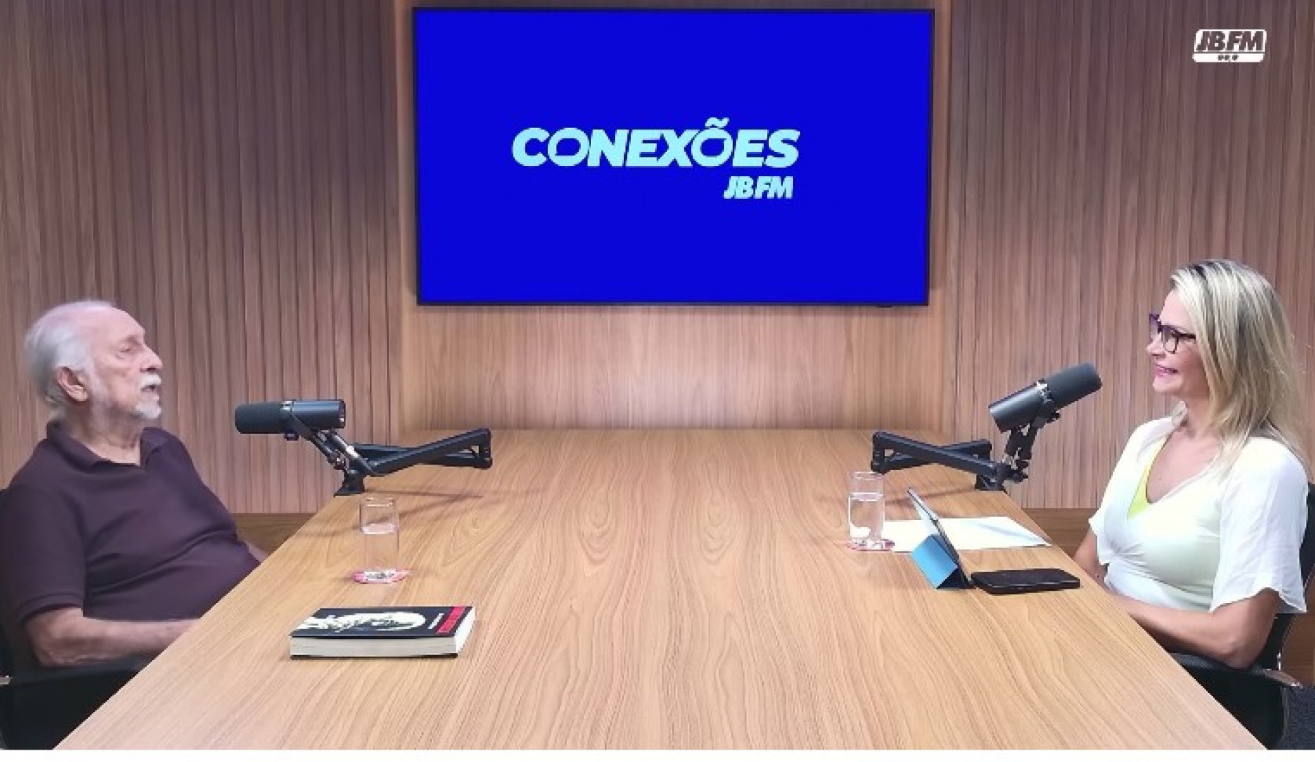 Roberto Menescal participa do pocast 'Conexões JBFM', comandado por Mariana Procopio - Reprodução de vídeo
