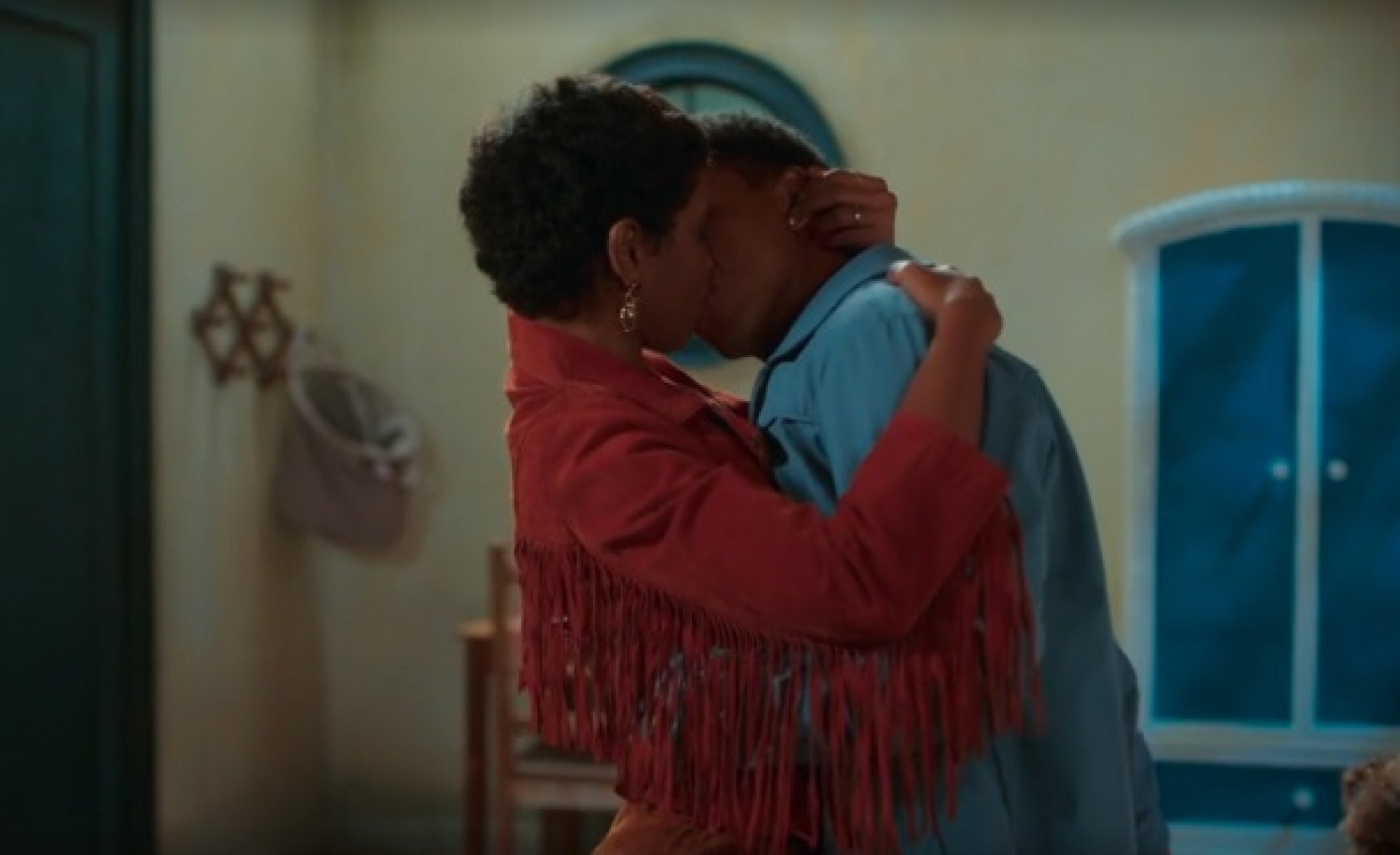 Eduarda (Gabz) e Luan (Lucas Wickhaus) vivem um romance em 'Coração Acelerado' - Reprodução de vídeo / TV Globo