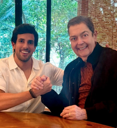 Faustão ganha homenagem do genro: 'Cara fantástico'