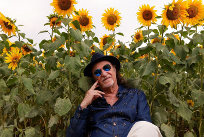 Alceu Valença estreia turnê com show no Rio e celebra 80 anos: 'Vivo na embolada do tempo'