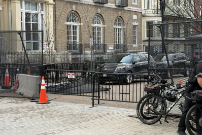 Preso motorista de van que colidiu contra barreira de segurança perto da Casa Branca