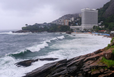 Marinha emite aviso de ressaca para a orla do Rio com ondas de até 3 metros