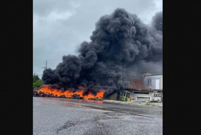 Chuvas provocam alagamentos e protesto na RJ-140 em São Pedro da Aldeia