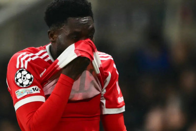 Bayern confirma lesão de Alphonso Davies, que vira dúvida para a Copa do Mundo