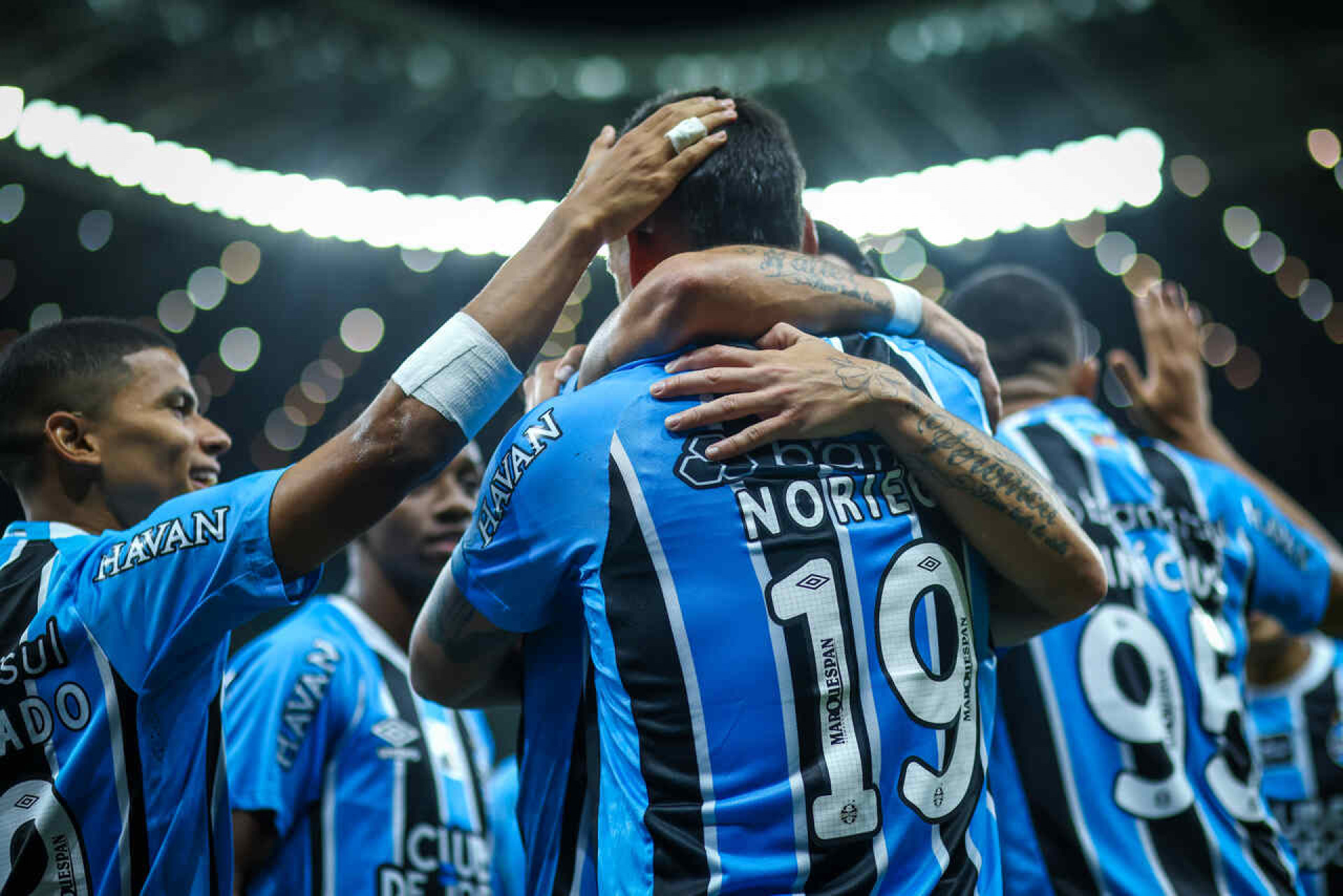 Gr&ecirc;mio x RB Bragantino: onde assistir, escala&ccedil;&otilde;es e arbitragem