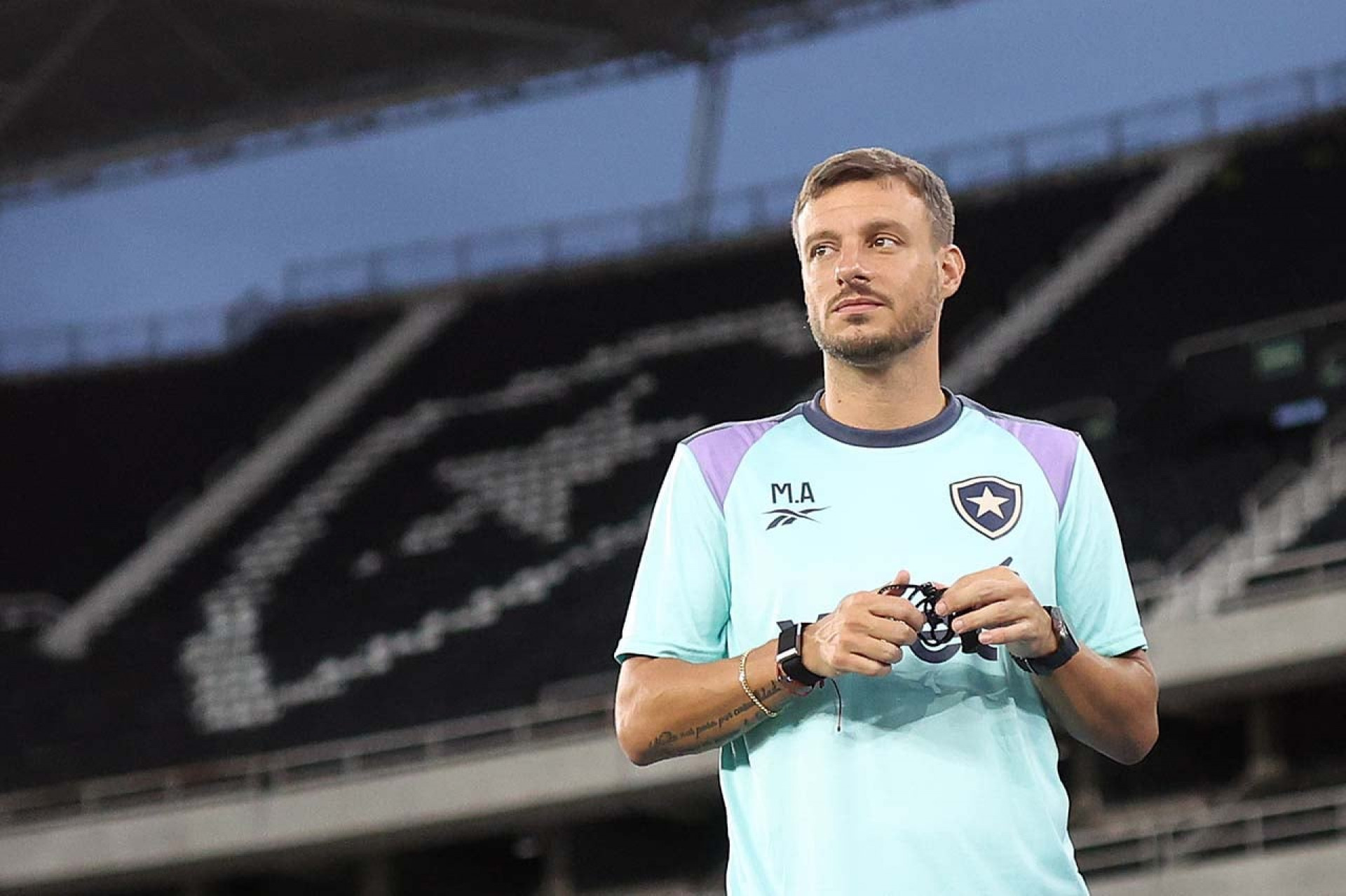 Botafogo mant&eacute;m confian&ccedil;a em Mart&iacute;n Anselmi ap&oacute;s elimina&ccedil;&atilde;o