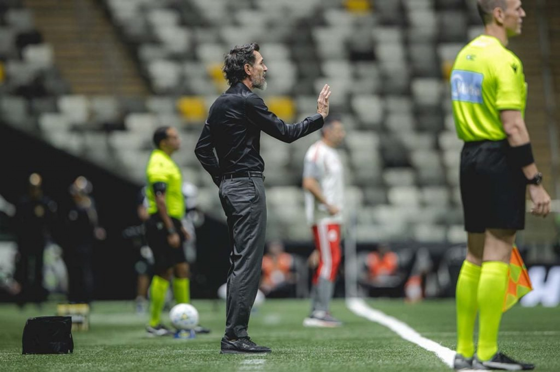 Eduardo Dom&iacute;nguez ressalta confian&ccedil;a ap&oacute;s primeira vit&oacute;ria pelo Atl&eacute;tico