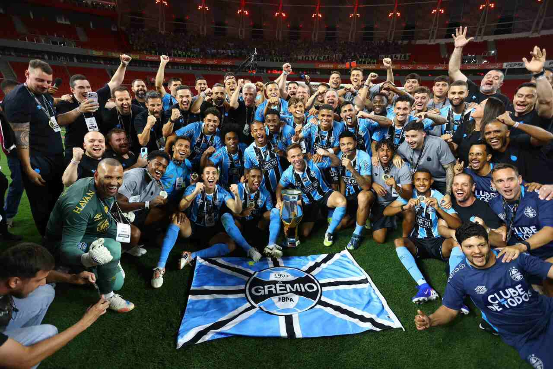 Gr&ecirc;mio enfrenta oposi&ccedil;&atilde;o de clubes para entrada na Futebol Forte Uni&atilde;o