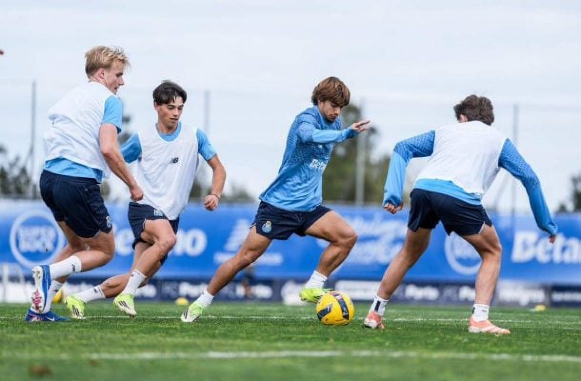 Stuttgart x Porto: onde assistir, escala&ccedil;&otilde;es e arbitragem
