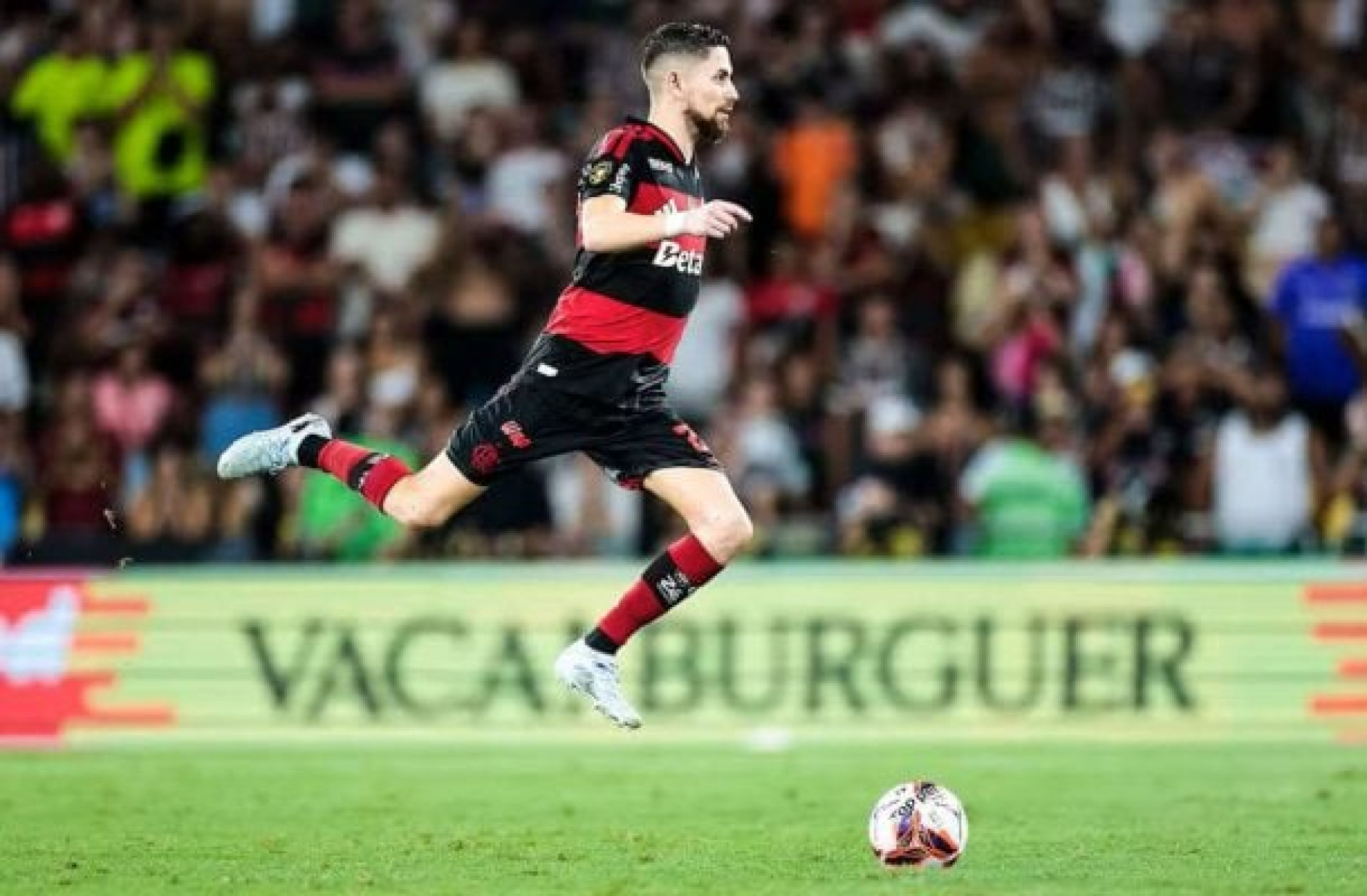 Jorginho revela origem de p&ecirc;nalti com pulinho: “Foi numa brincadeira”