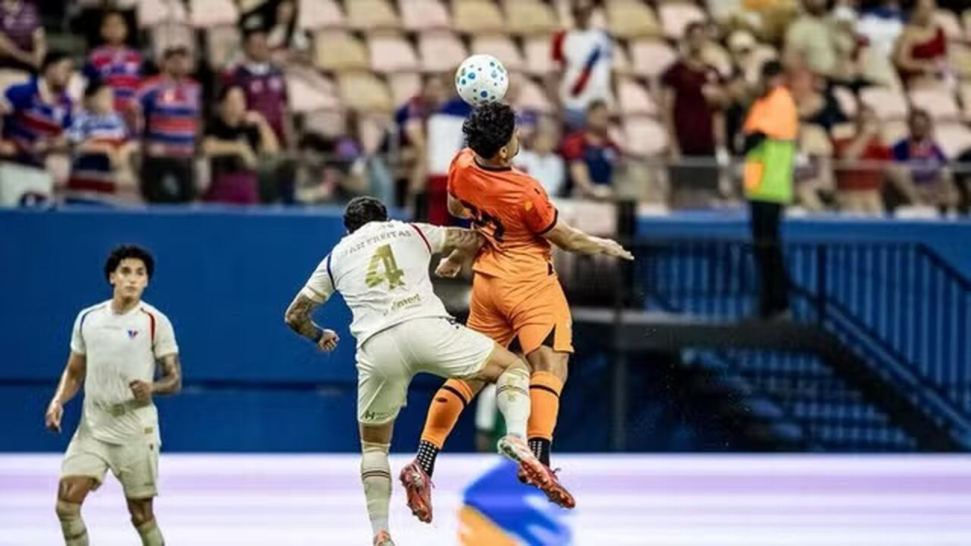 Fortaleza marca nos acr&eacute;scimos e avan&ccedil;a na Copa do Brasil