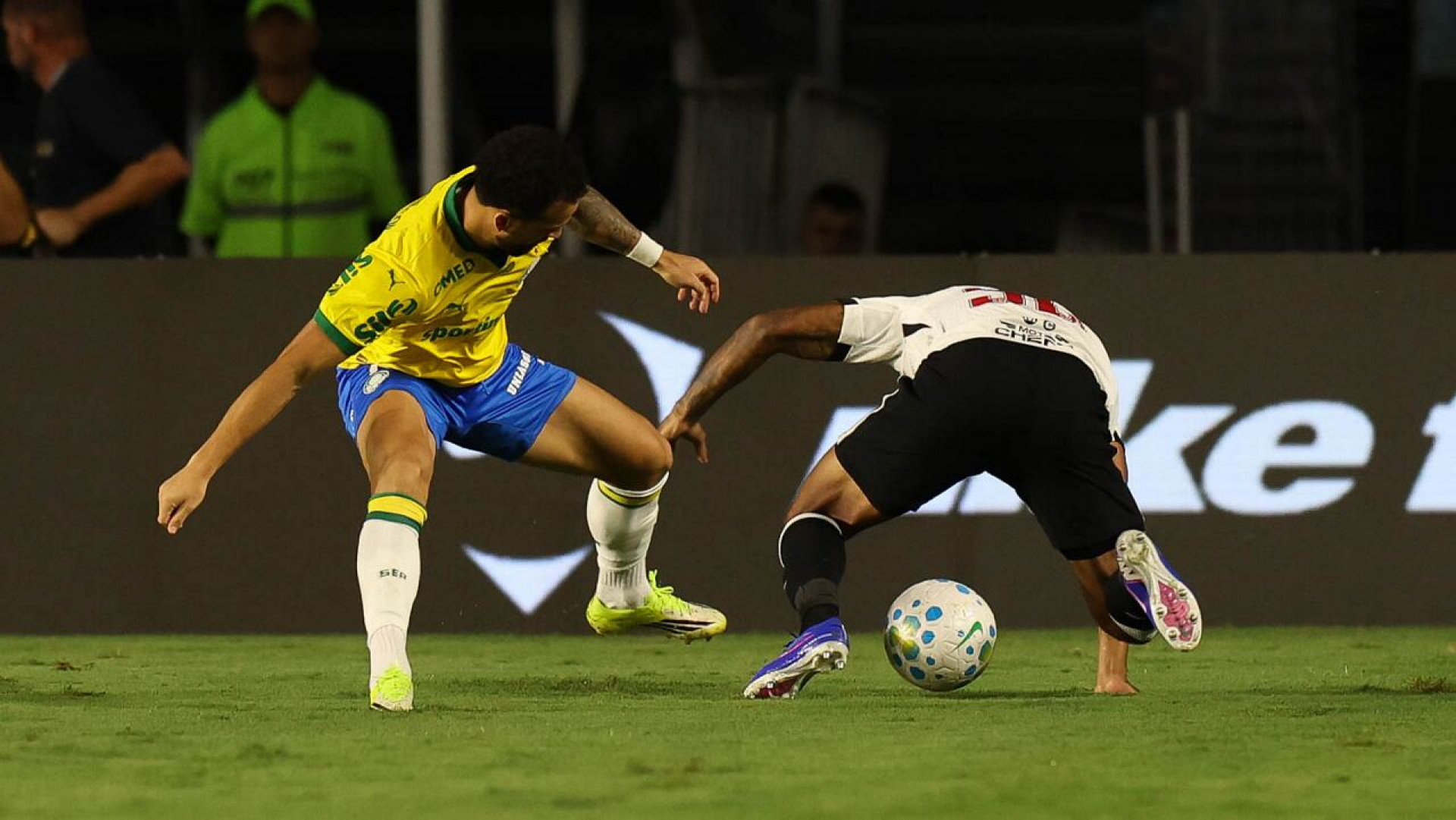 Thiago Mendes celebra vit&oacute;ria do Vasco: “Torcida veio para ver garra”