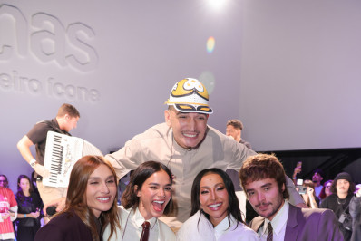 Desfile no Masp reúne Bruna Marquezine, Sabrina Sato e outros famosos