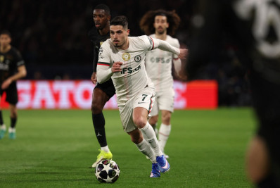 Uefa abre processo disciplinar contra jogador do Chelsea por empurrão em gandula