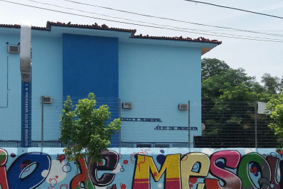 Aluna é agredida com socos e chutes dentro de escola municipal, em Bangu, por outra estudante