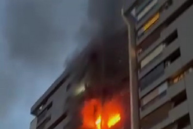 Vídeo: incêndio atinge prédio de condomínio residencial na Barra da Tijuca