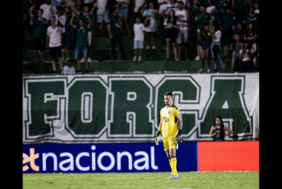 Goleiro do Goiás, Tadeu despista sobre interesse do Botafogo: 'Não estou sabendo'