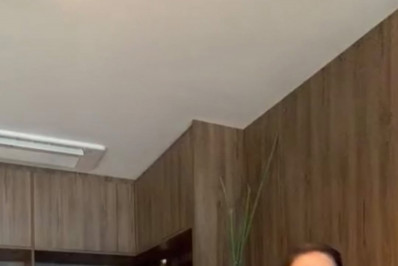 Após internação, Carlos Alberto de Nóbrega comemora 90 anos