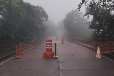 Acesso ao Mirante Dona Marta é interditado por afundamento da pista