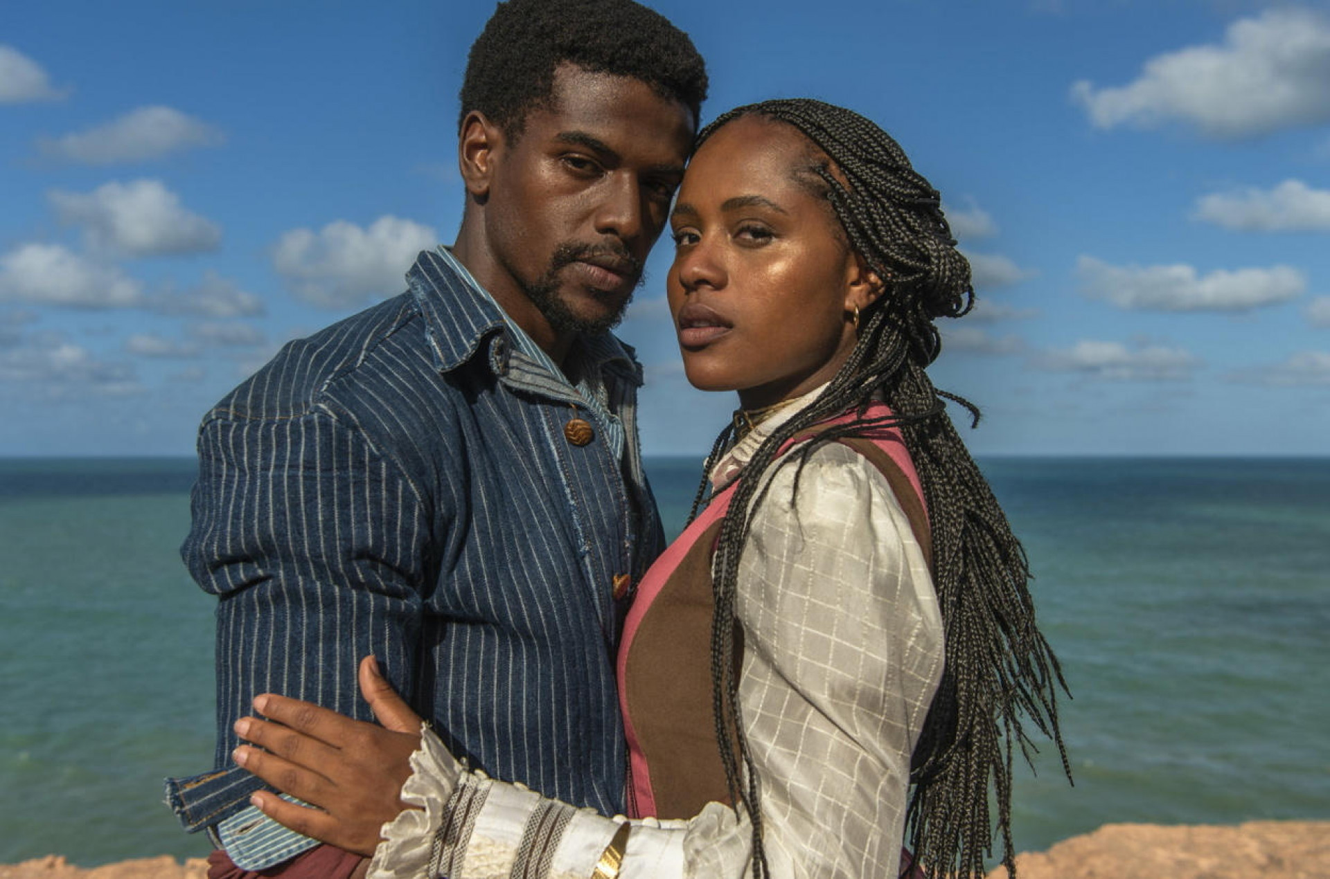 A Nobreza do Amor: Tonho (Ronald Sotto) e Lúcia/Alika (Duda Santos) - Estevam Avellar / TV Globo