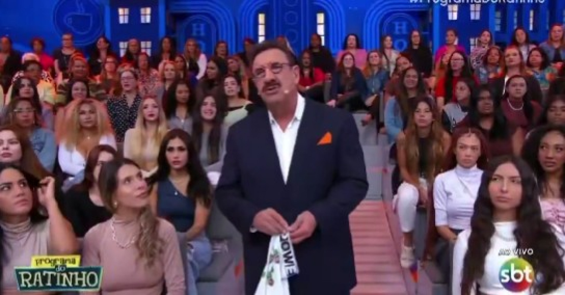 Ratinho é detonado após dizer que Erika Hilton 'não é mulher' - Reprodução de vídeo / X