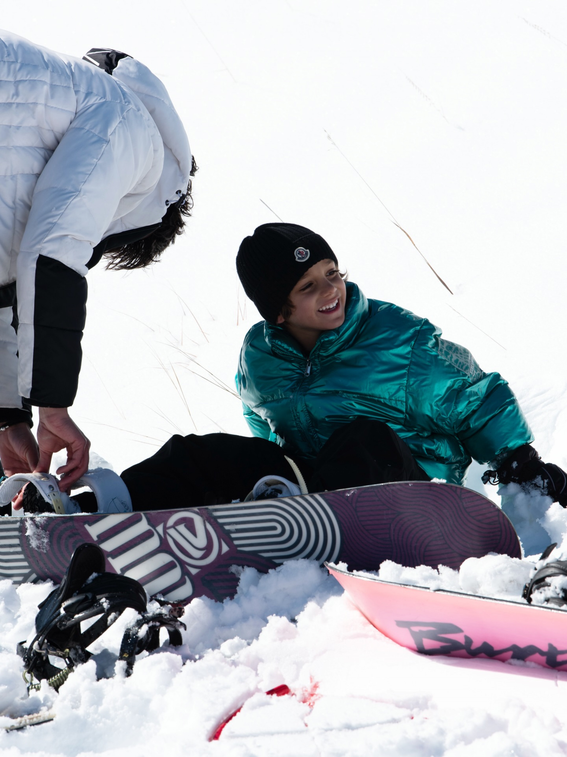 Filho de Alok e Romana Novais surge esquiando durante viagem da família aos EUA - Reprodução Instagram