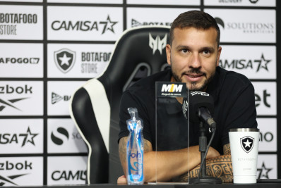 Dirigente do Botafogo lamenta queda na Libertadores, mas ressalta confiança no elenco