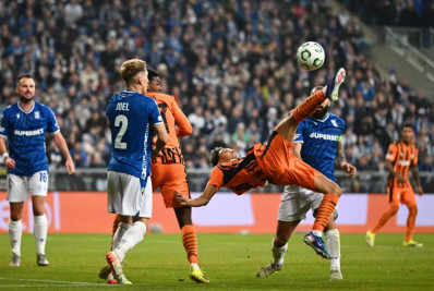 Isaque, ex-Fluminense, comemora gol de bicicleta pelo Shakhtar: 'Sensação única'